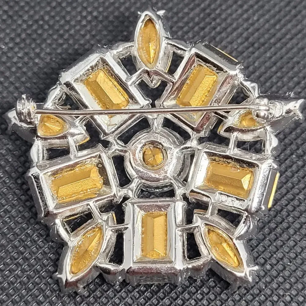 Sparkling ORA Vintage Rhinestone Starburst Brooch Retro Glam Statement Piece‎